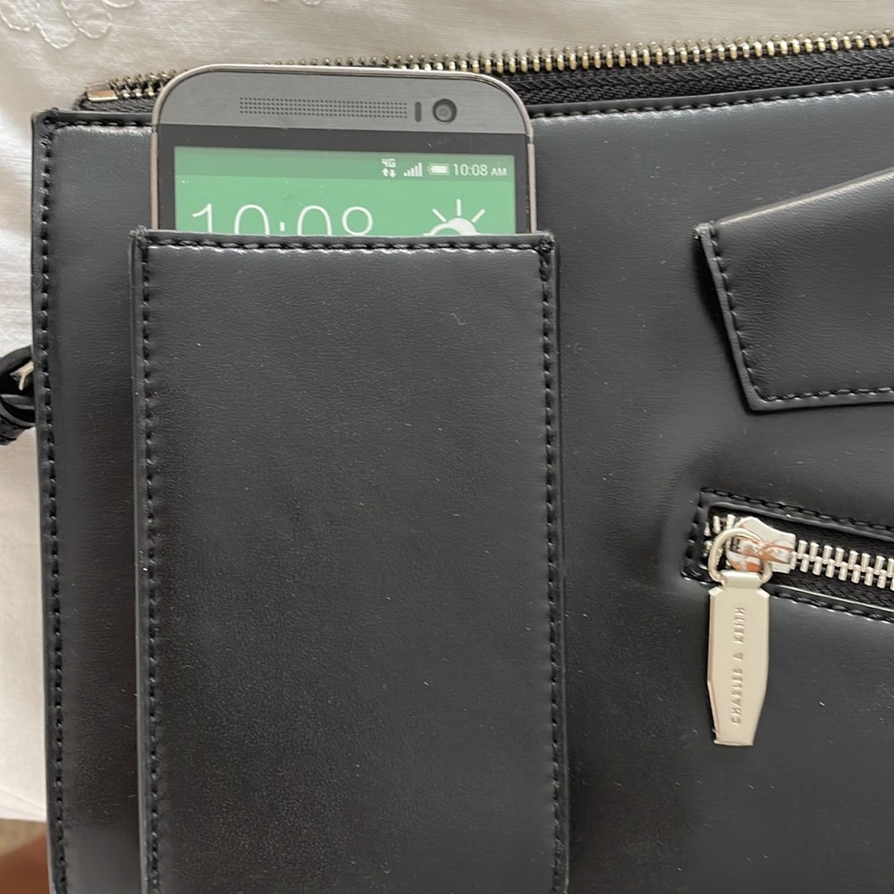 🎈🧨💗Host Pick ☄️🧨 Charles & Keith Genuine Clutch - Picture 6 of 9